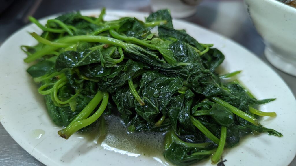 早安魚仔湯 來台南必吃的特色早午餐 鮮魚湯 台南青年路 燙青菜