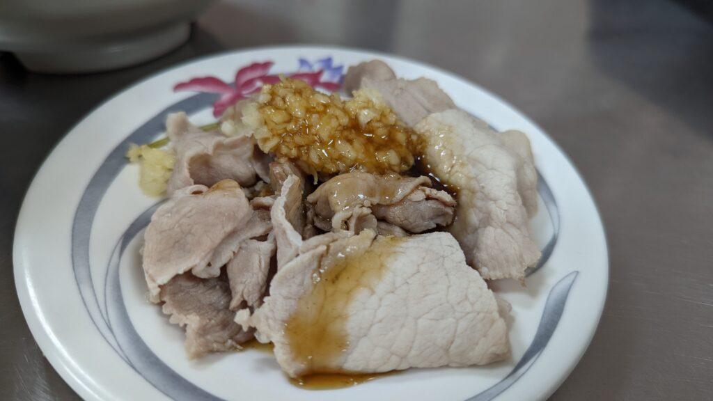 早安魚仔湯 來台南必吃的特色早午餐 鮮魚湯 台南青年路 蒜泥白肉