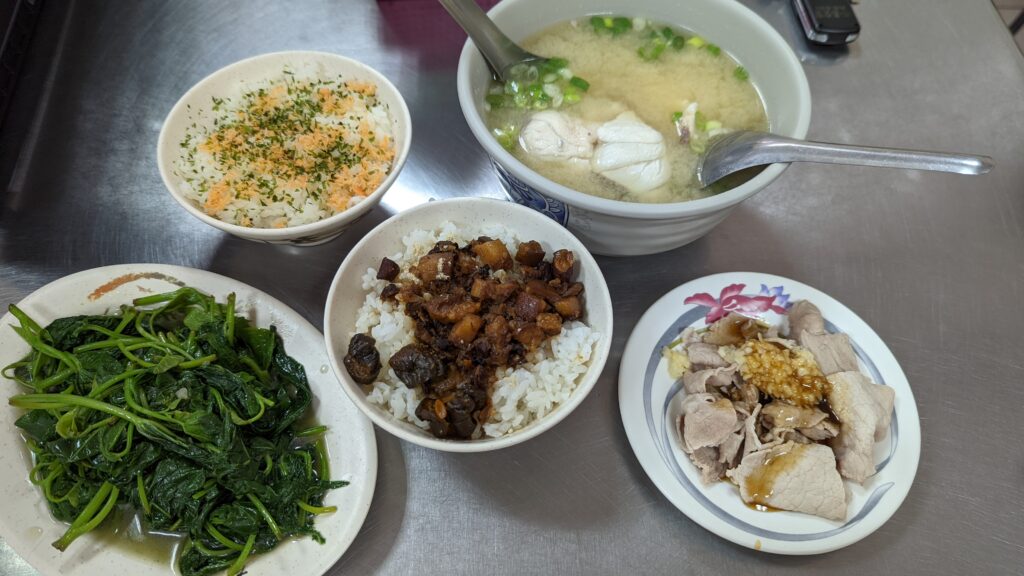 早安魚仔湯 來台南必吃的特色早午餐 物美價廉的鮮魚湯!
