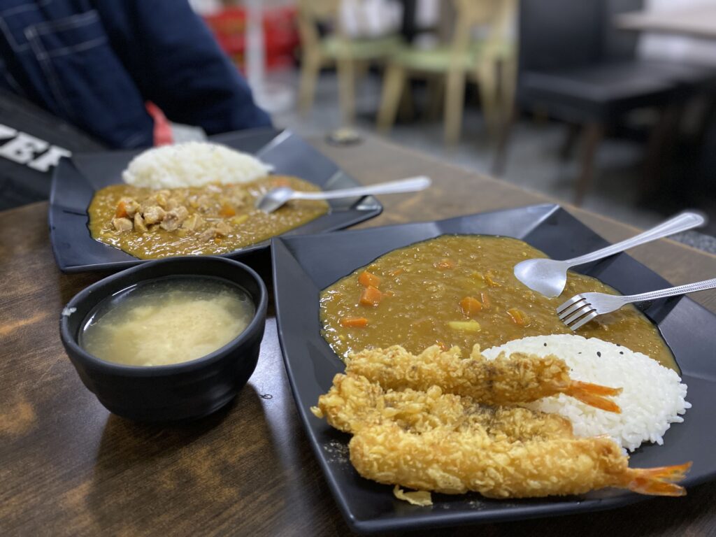 上也日式咖喱飯 平價日式咖哩飯 份量足 美味 高雄CP值午晚餐店 最新完整菜單