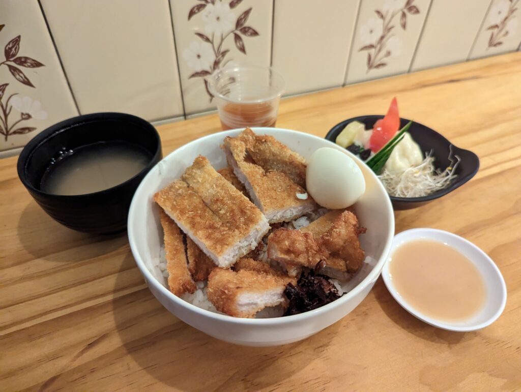 府連壽司 百元以內台南平價日式料理店 內用還有味噌湯跟麥茶喝到飽 最新完整菜單 豬排飯
