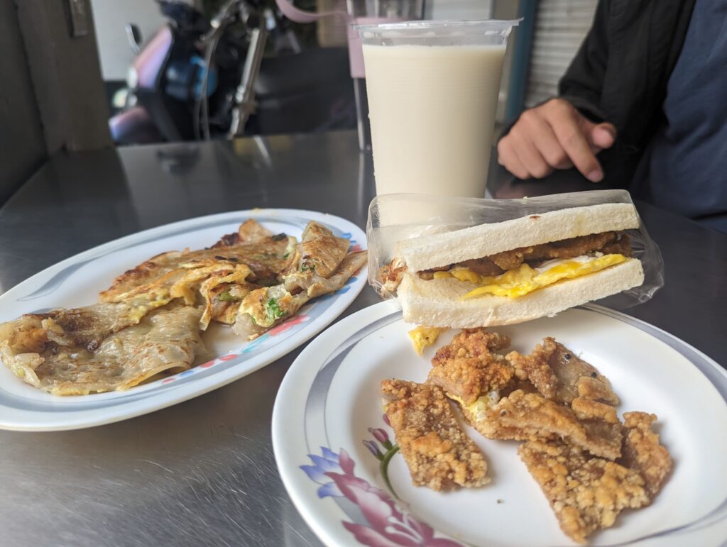 阿海早餐店 古早味粉漿蛋餅 燒肉吐司 高雄平價早餐店 最新完整菜單