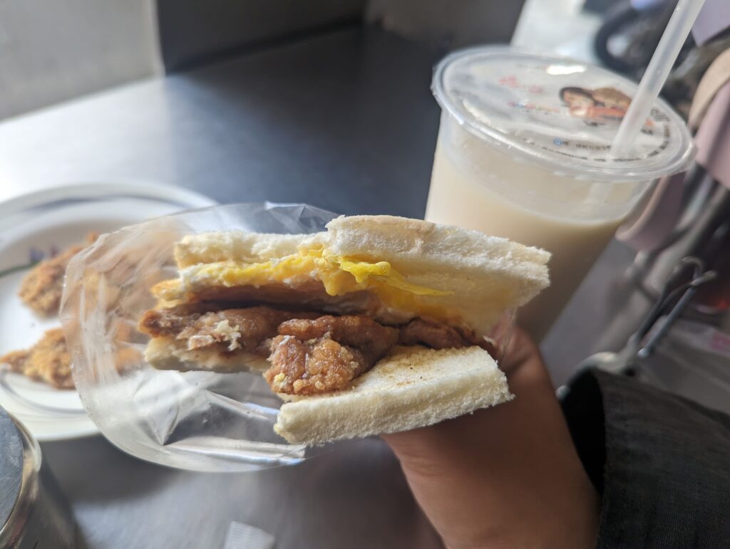 阿海早餐店 古早味粉漿蛋餅 燒肉吐司 高雄平價早餐店 最新完整菜單
